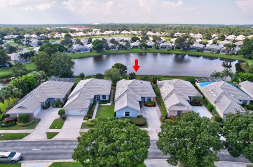 1553 Amherst Dr, Fort Pierce FL 34986-2413 exterior