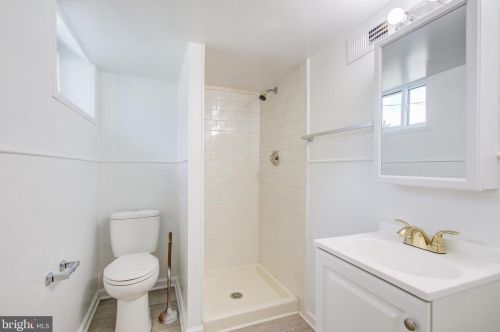 215 Highland Ave, Rockville MD  20850-4136 exterior