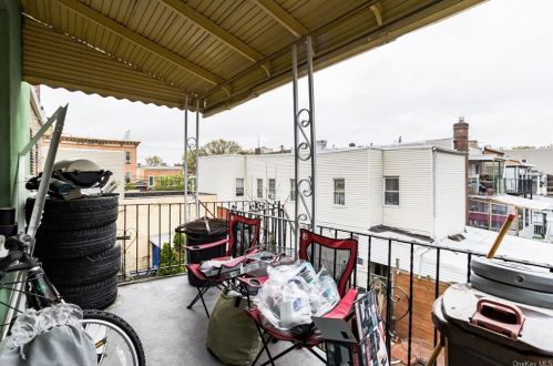 585 Van Nest Ave, Bronx NY 10462-3937 exterior