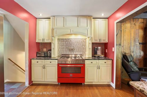 53 Arlene Dr, West Long Branch NJ 07764-1100 exterior