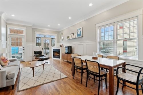 1626 Augusta Blvd, Chicago, IL 60622-3803