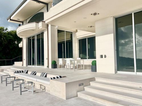 360 Puuikena Dr, Honolulu HI 96821-0025 exterior