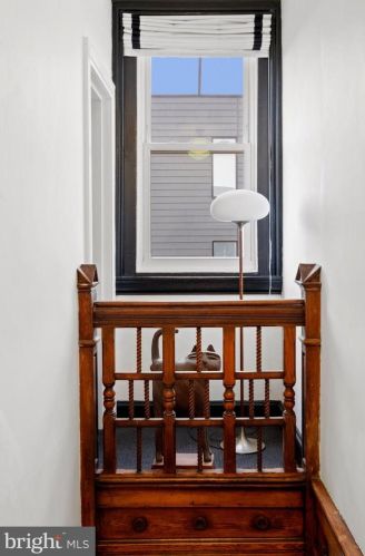 526 Girard Ave, Philadelphia PA 19130-1617 exterior