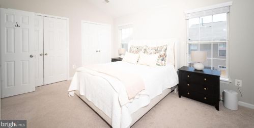 6940 Lerwick Ct, Alexandria VA  22315-5717 exterior