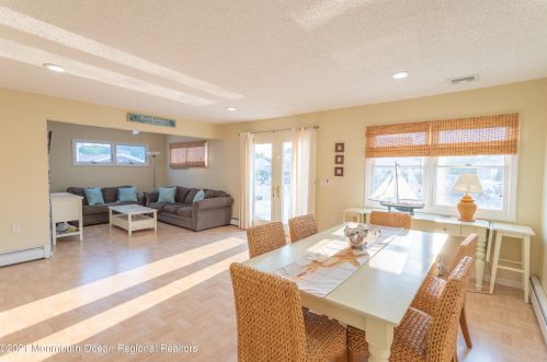 58 Ocean Gate Ave, Berkeley Township NJ 08721-1420 exterior