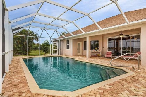 18054 Royal Hammock Blvd, Naples FL 34114-8943 exterior