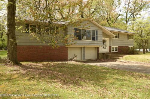 29 Baldwin Ave, Morganville, NJ 07751-9715