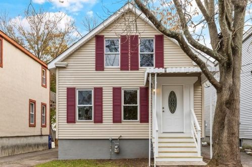 27 Un St, Taunton MA 02780-3312 exterior