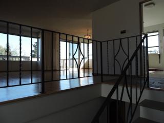 2412 Eyres Pl, Seattle WA  98199-3718 exterior