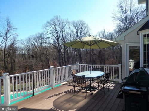 112 Parkview Cir, Media PA 19063-6317 exterior