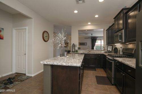 253 Jade Dr, Chandler AZ 85286-1646 exterior