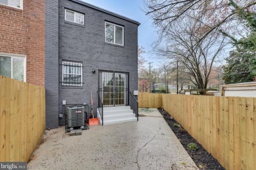 5112 Southern Ave, Washington DC 20019-5848 exterior