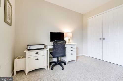 2122 Rampart Dr, Alexandria VA exterior