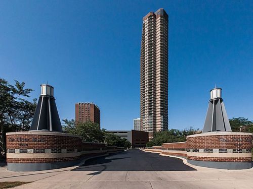 3660 Lake Shore Dr, Chicago IL  60613-5300 exterior