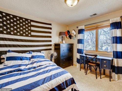 8932 Highview Ln, Saint Paul MN 55125-4921 exterior