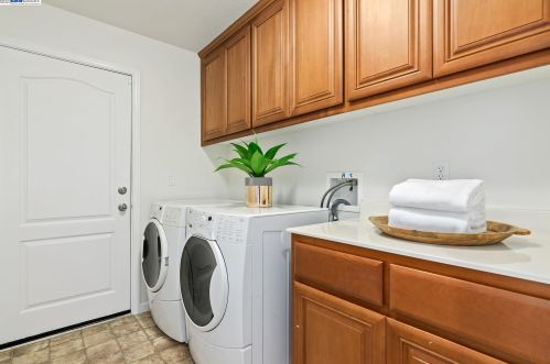 2911 The Alameda, Concord CA 94519-2738 exterior