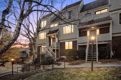 3 Oakwood Ave, Norwalk CT 06850-1340 exterior