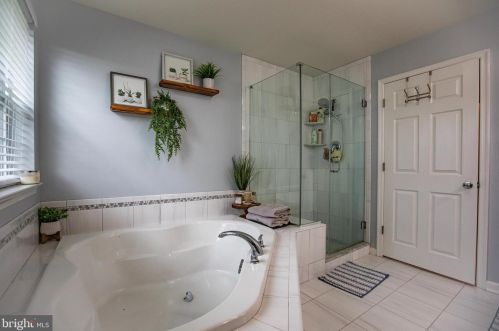 1012 Johnson St, Philadelphia PA  19138-1015 exterior