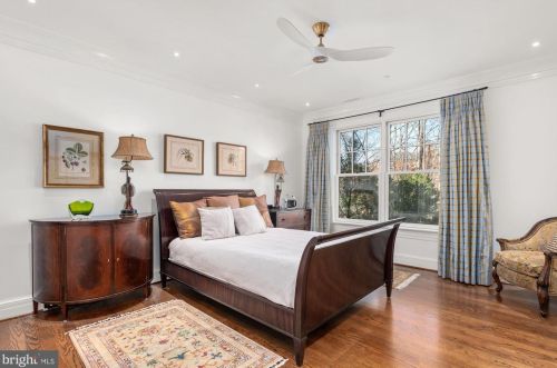 2735 Cathedral Ave, Washington DC  20008-4119 exterior