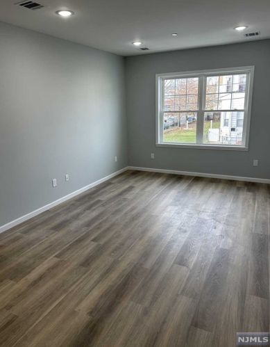 909 28th St, Paterson NJ  07513-1328 exterior