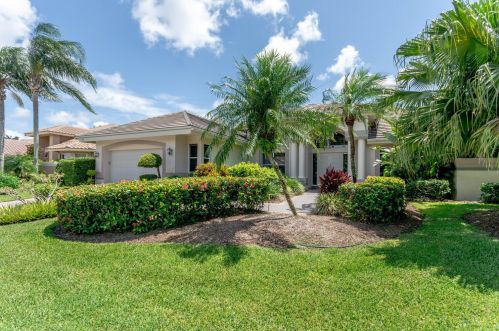 8225 Desmond Dr, Boynton Beach FL 33472-5014 exterior