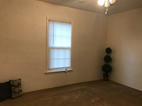 145 West Ave, Turlock CA 95380-5654 exterior