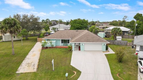 2398 Lejune St, Fort Pierce FL  34953-2677 exterior