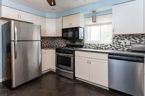 211 Ingram Ave, Pittsburgh PA  15205-2008 exterior