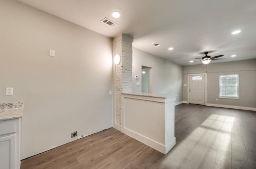 2810 Frazier St, Dallas TX 75210-1633 exterior