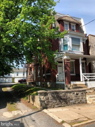 534 Plum St, Lancaster, PA 17602-2325