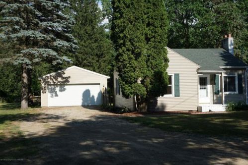 1110 Stoll Rd, Dewitt, MI 48820-8652