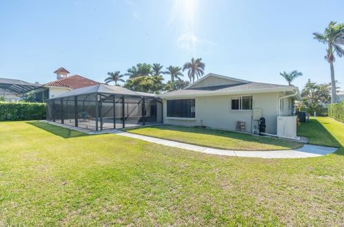 2870 Leeward Ln, Naples FL 34103-4038 exterior