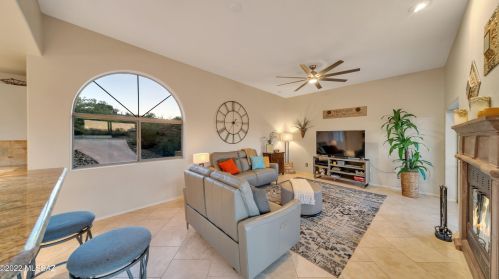 6250 Diamond St, Tucson AZ  85745-8923 exterior