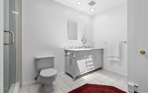 2 Furth Rd, Valley Stream NY 11581-2531 exterior