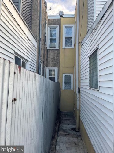 3096 Aramingo Ave, Philadelphia PA 19134-4421 exterior