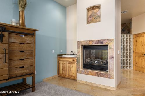 4421 Pontatoc Rd, Tucson AZ 85718-6750 exterior