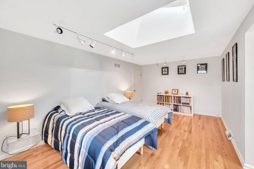 13 Cleveland Rd, Princeton NJ 08540-7420 exterior