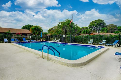 513 27 Way, Boynton Beach FL 33435-7915 exterior