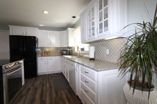 11 Hubbard Rd, Dover NH 03820-4272 exterior