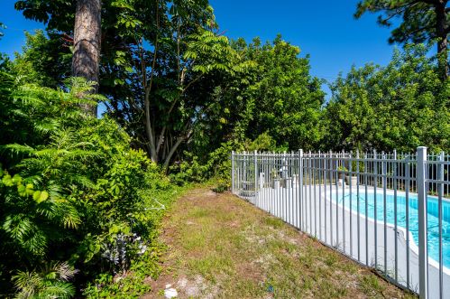 2410 Summit St, Fort Pierce FL  34984-5067 exterior