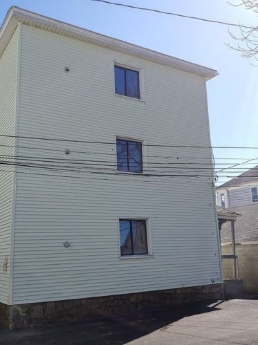 16 Caprera Rd, Worcester MA  01604-1657 exterior