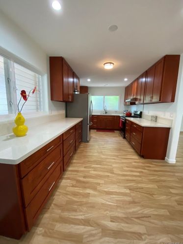 1238 Hone Ln, Honolulu, HI 96817-3304