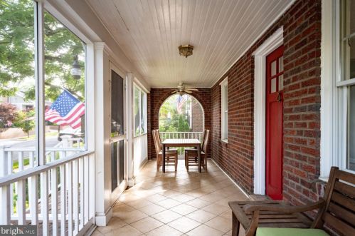 104 Oak St, Alexandria, VA 22301-2210