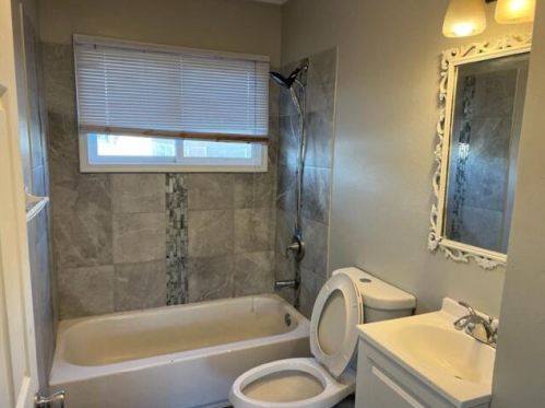 5528 Strathmore Ave, Milwaukee WI 53218-2945 exterior