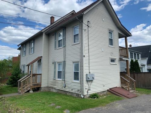 476 High St, Torrington CT 06790-6310 exterior