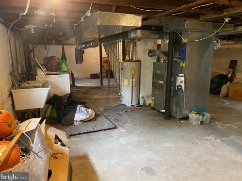 317 Oakland Ave, Camden NJ 08107-1211 exterior