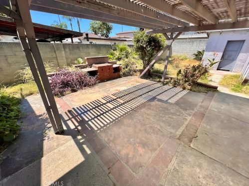 237 Edward Ave, Fullerton CA 92833-2807 exterior