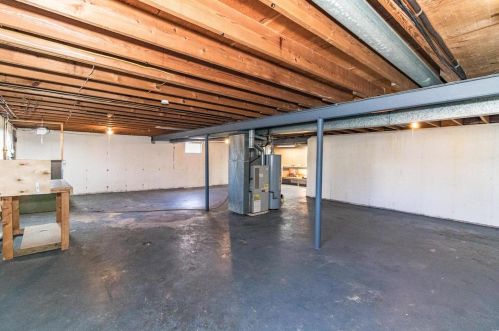 2637 Midland Rdg Dr, Saint Louis MO 63114-1232 exterior