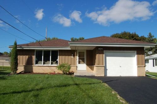 4514 Bottsford Ave, Milwaukee, WI 53220-3637