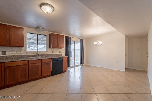 8424 23rd St, Tucson AZ  85710-6502 exterior